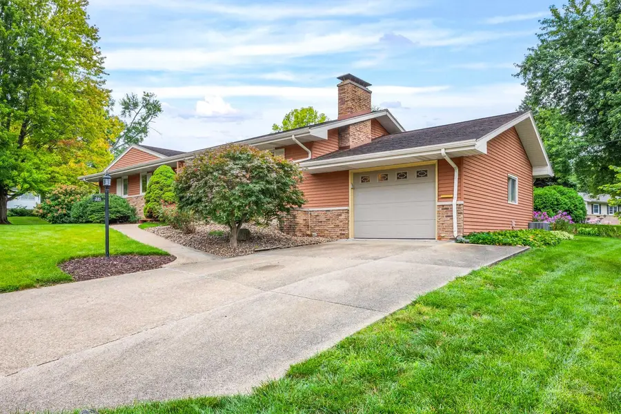 221 Hillside Lane, Bloomington, IL 61701 - #2