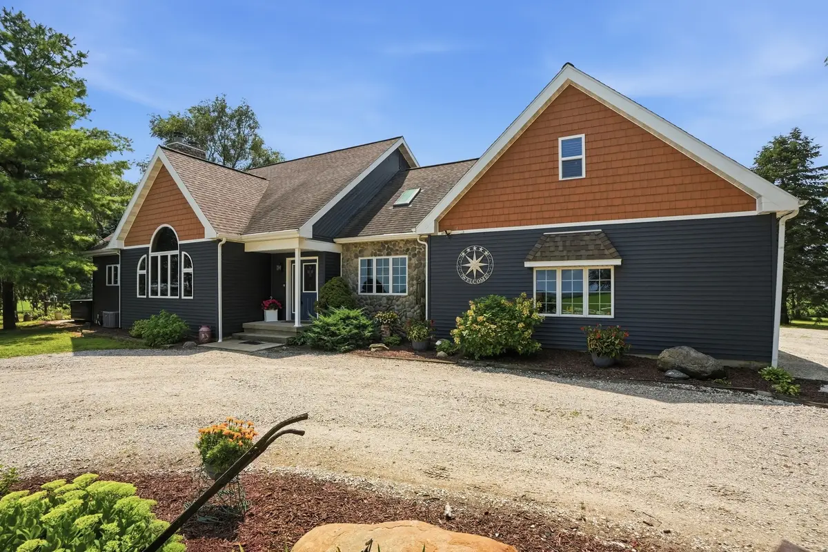 1737 E 1700 North Road, Watseka, IL 60970 - #1
