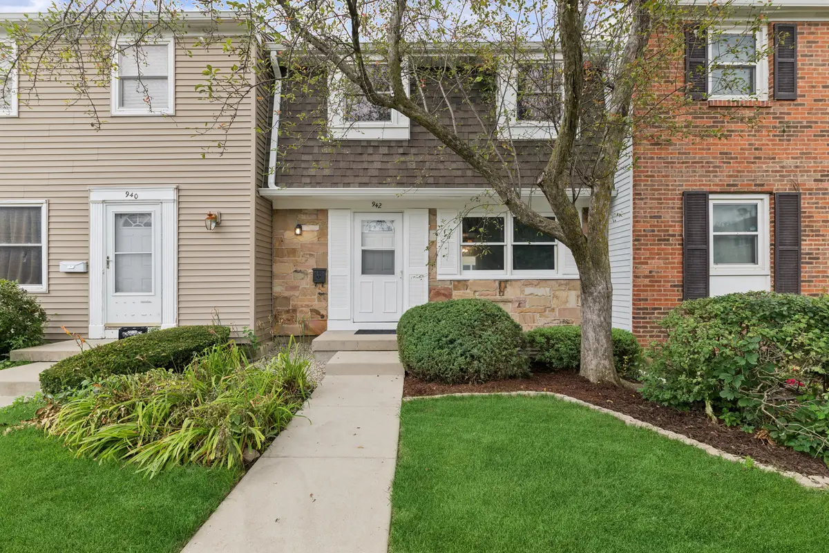 942 Cardiff Court, Schaumburg, IL 60194 - #1