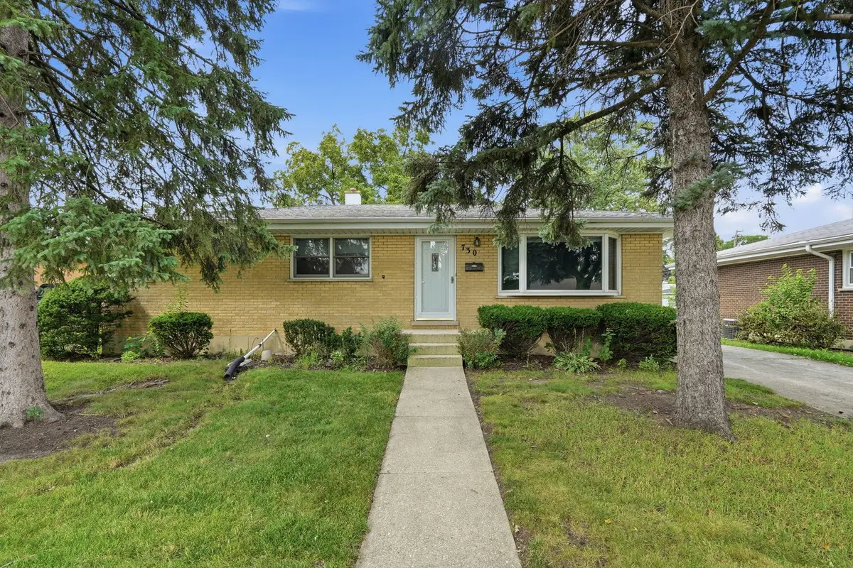 730 W Beach Drive, Addison, IL 60101 - #1