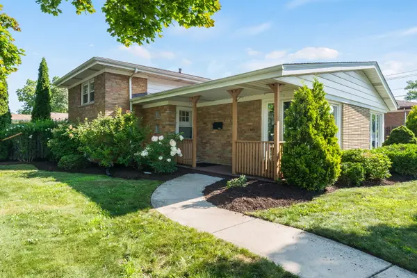 5016 W 107th Street, Oak Lawn, IL 60453