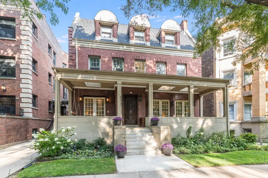 5421 S Hyde Park Boulevard, Chicago, IL 60615 - #2