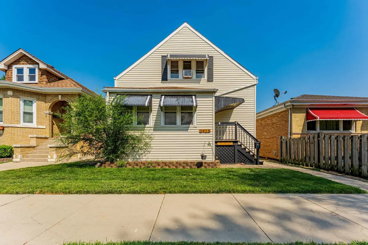 2923 N Neenah Avenue, Chicago, IL 60634 - #1