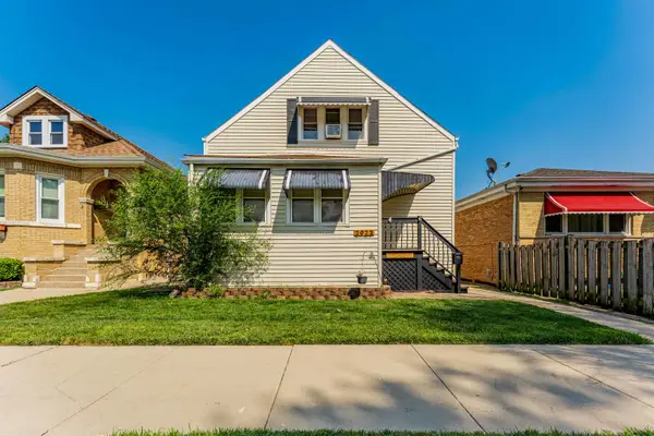 2923 N Neenah Avenue, Chicago, IL 60634