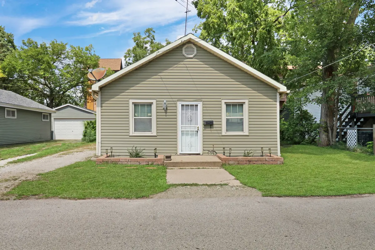 117 Roosevelt Avenue, Wauconda, IL 60084 - #1