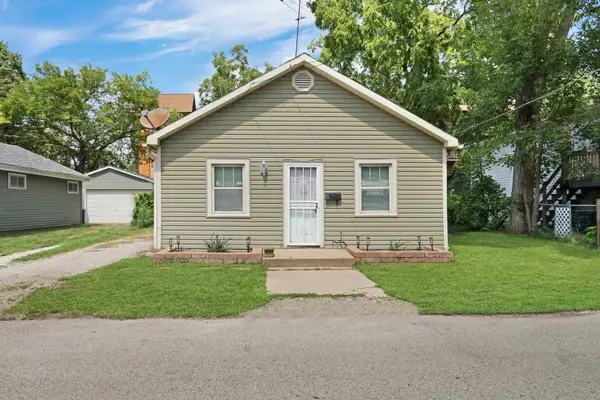 117 Roosevelt Avenue, Wauconda, IL 60084