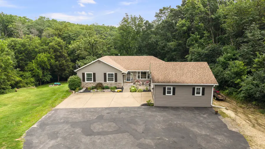 2260 Tara Lane, Le Claire, IA 52723 - #3