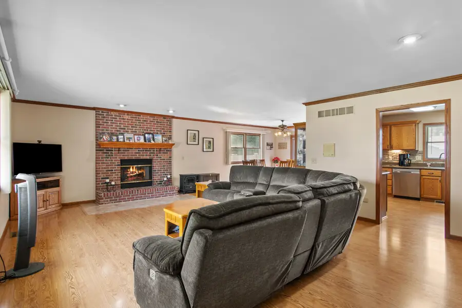 606 E Edgelawn Drive, Plano, IL 60545 - #3