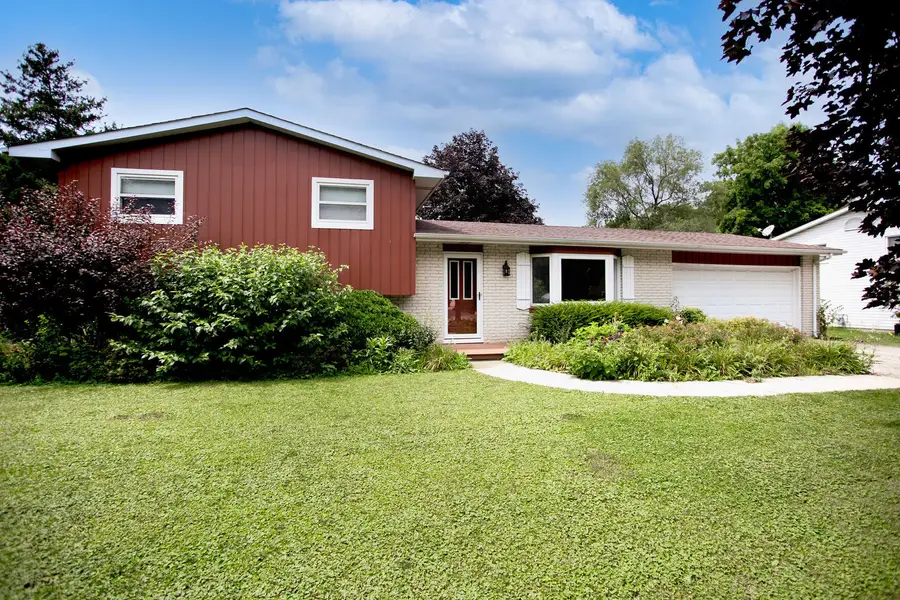 936 Estes Street, Gurnee, IL 60031 - #3