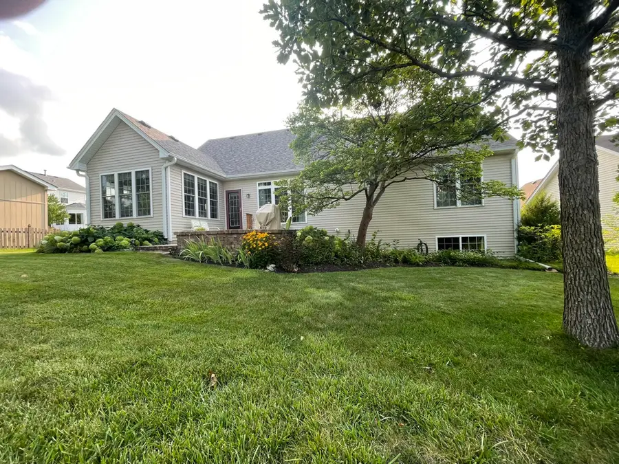 1364 Sycamore Lane, Montgomery, IL 60538 - #3