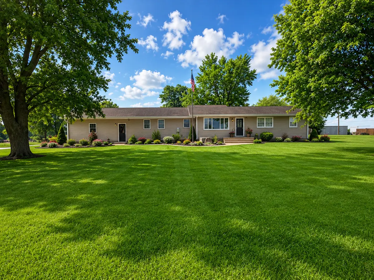 850 W Frontage Street, Sheldon, IL 60966 - #1