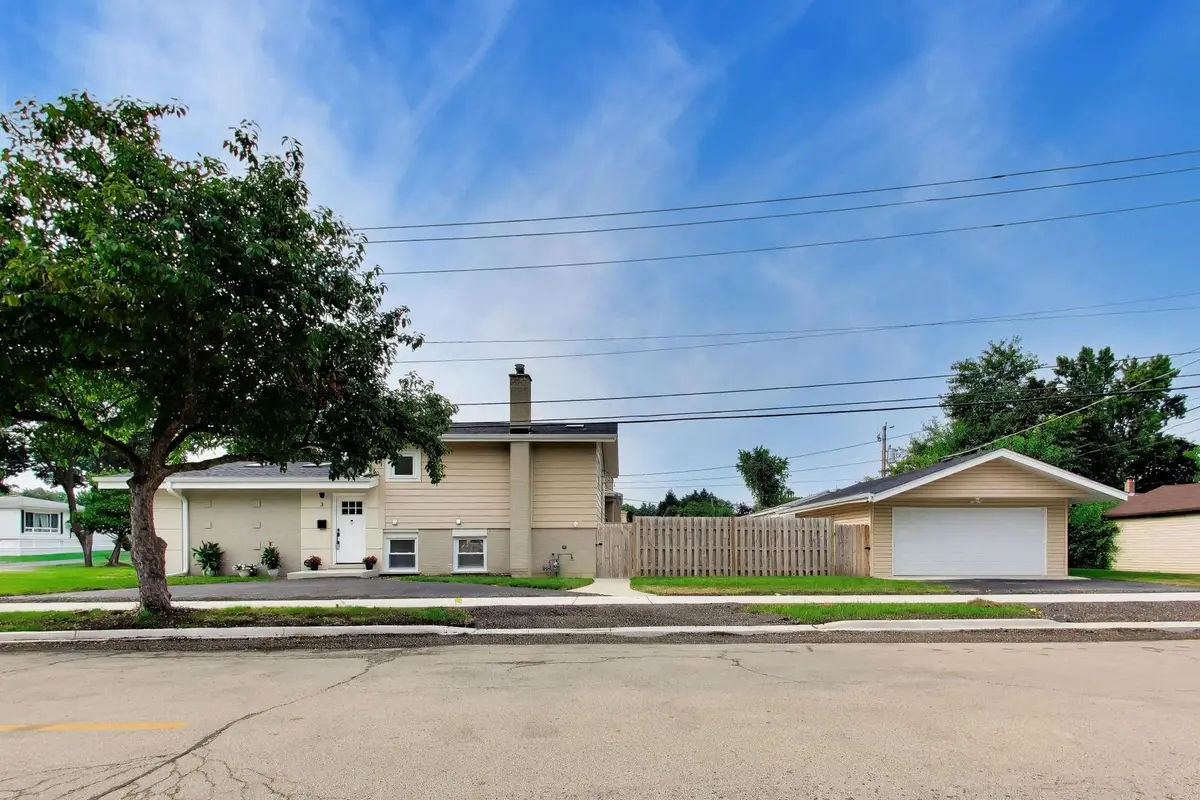 3 W White Oak Street, Arlington Heights, IL 60005 - #1