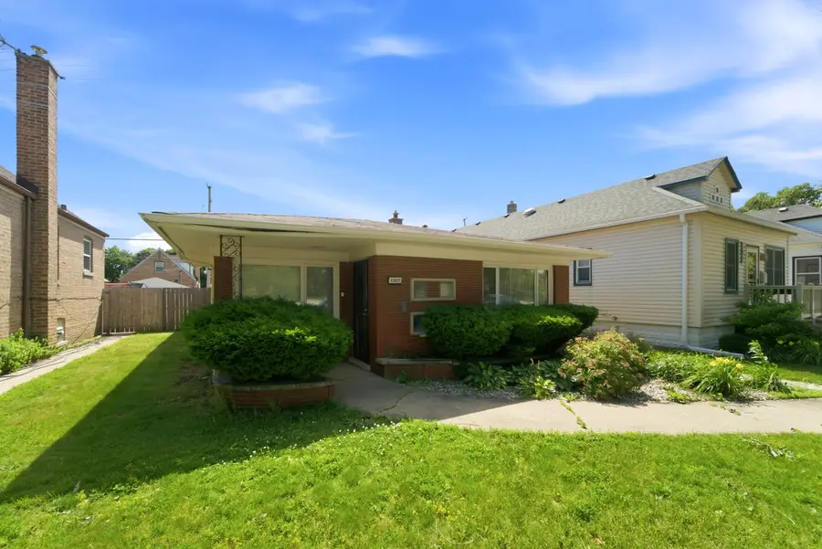 13227 S Escanaba Avenue, Chicago, IL 60633 - #2