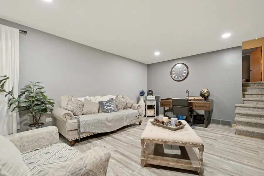 13227 S Escanaba Avenue, Chicago, IL 60633 - #3