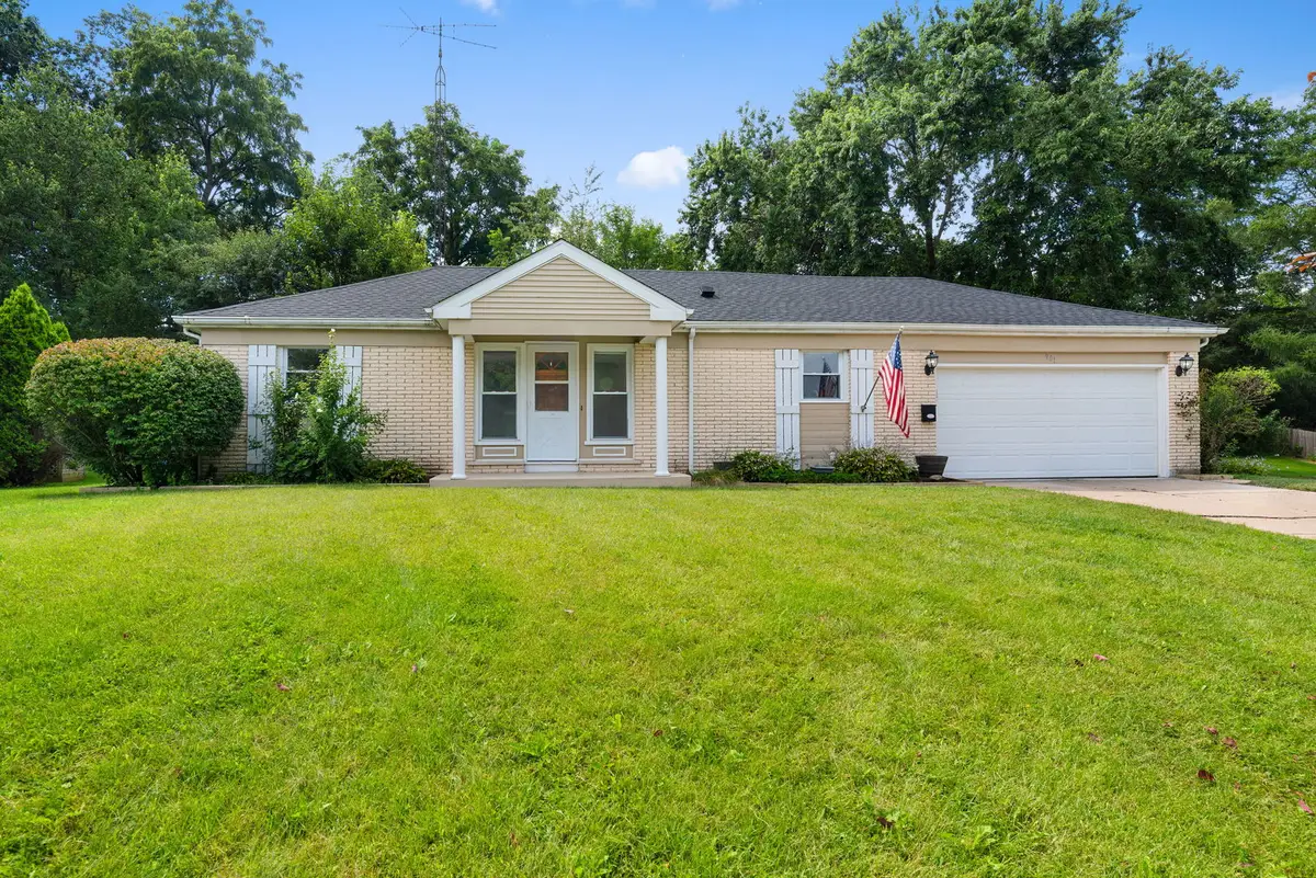 901 Hampton Court, McHenry, IL 60050 - #1