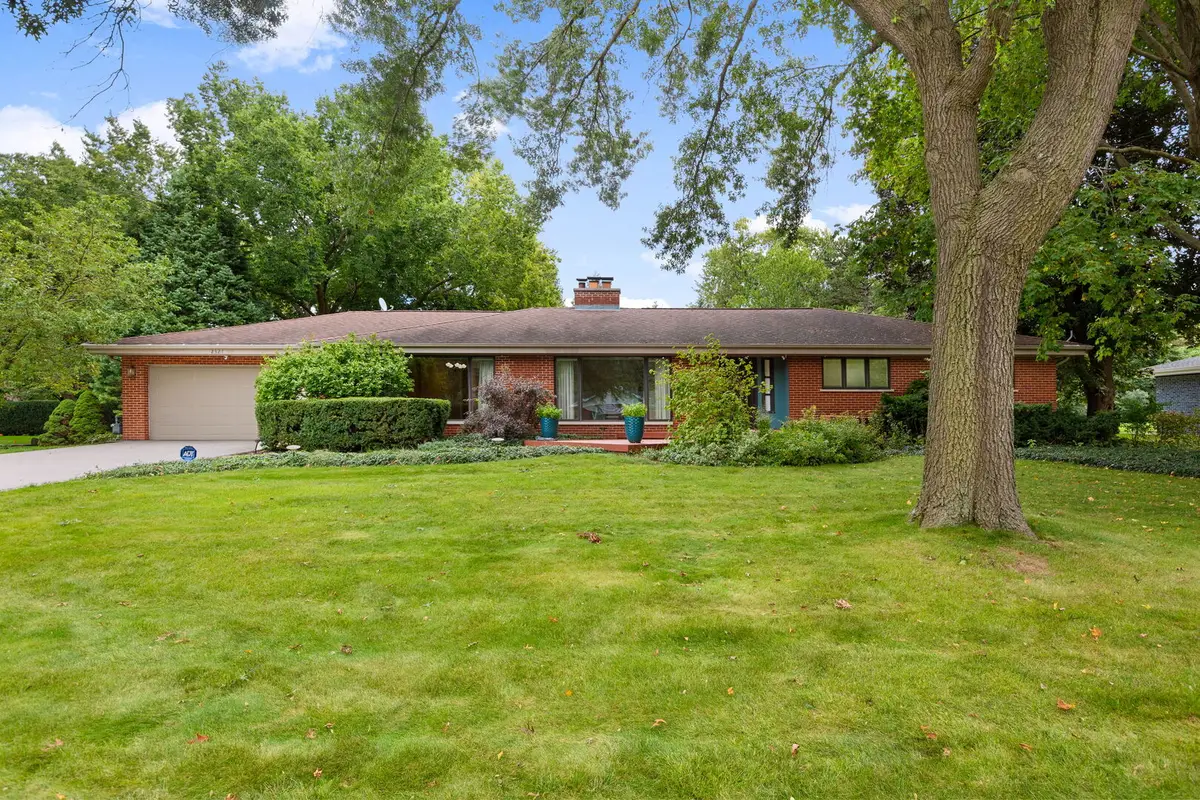 2327 S Circle Drive, Palatine, IL 60067 - #1