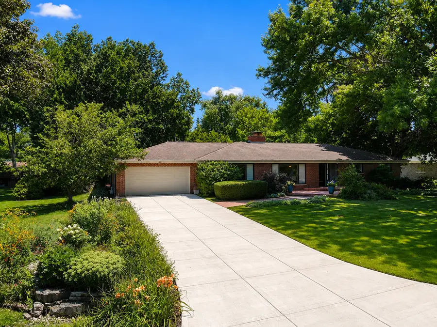 2327 S Circle Drive, Palatine, IL 60067 - #2