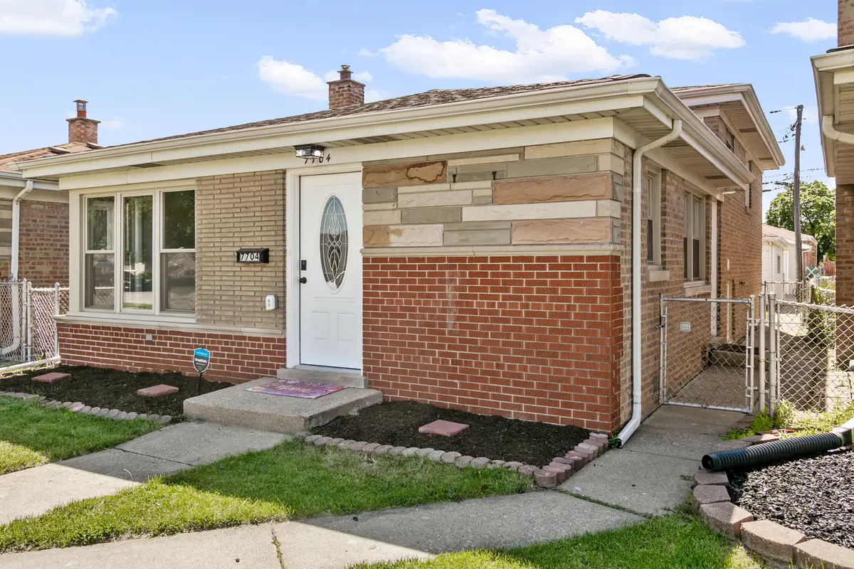 7704 Mcvicker Avenue, Burbank, IL 60459 - #1