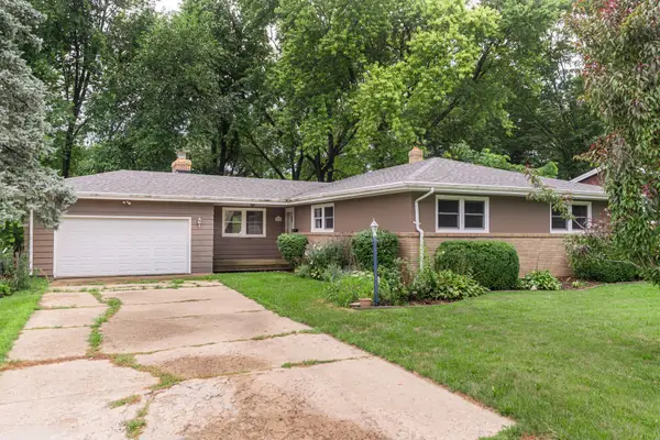 216 Fairmont Drive, DeKalb, IL 60115