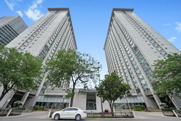 3600 N Lake Shore Drive #2807, Chicago, IL 60613