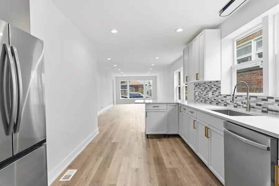 8820 S Ridgeland Avenue, Chicago, IL 60617 - #3