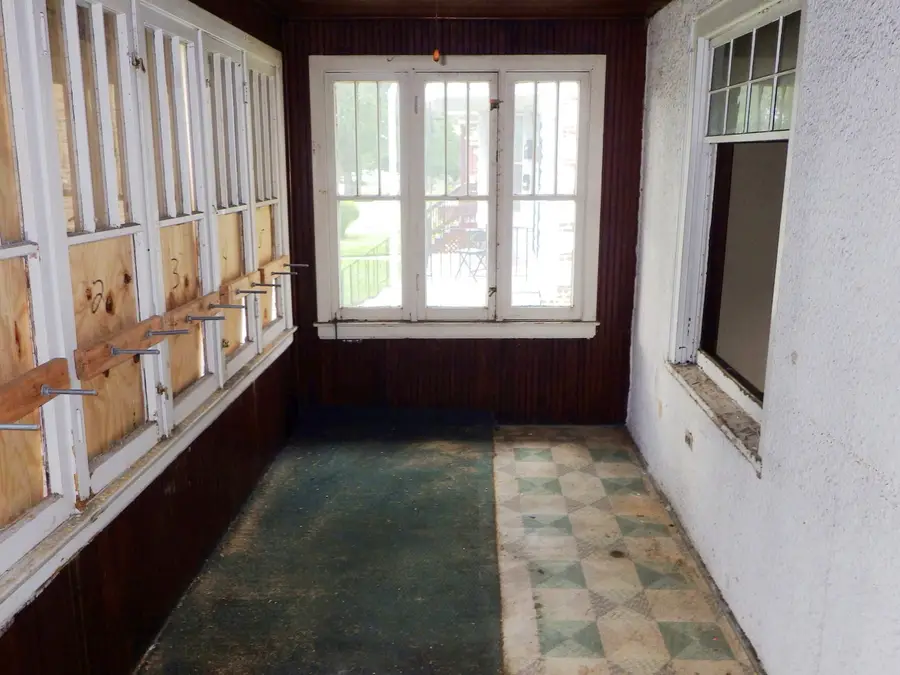 10114 S Winston Avenue, Chicago, IL 60643 - #2