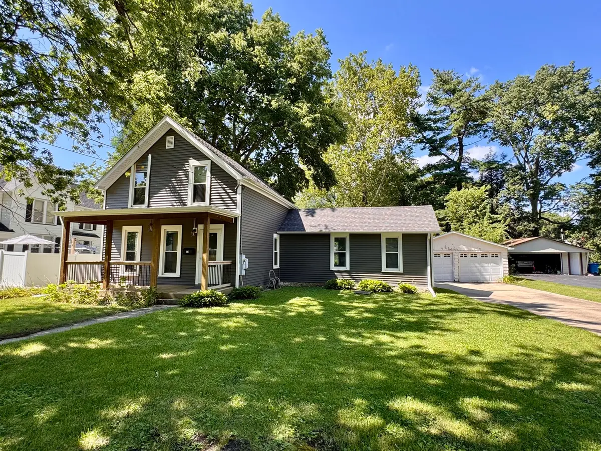 607 E Chamberlin Street, Dixon, IL 61021 - #1