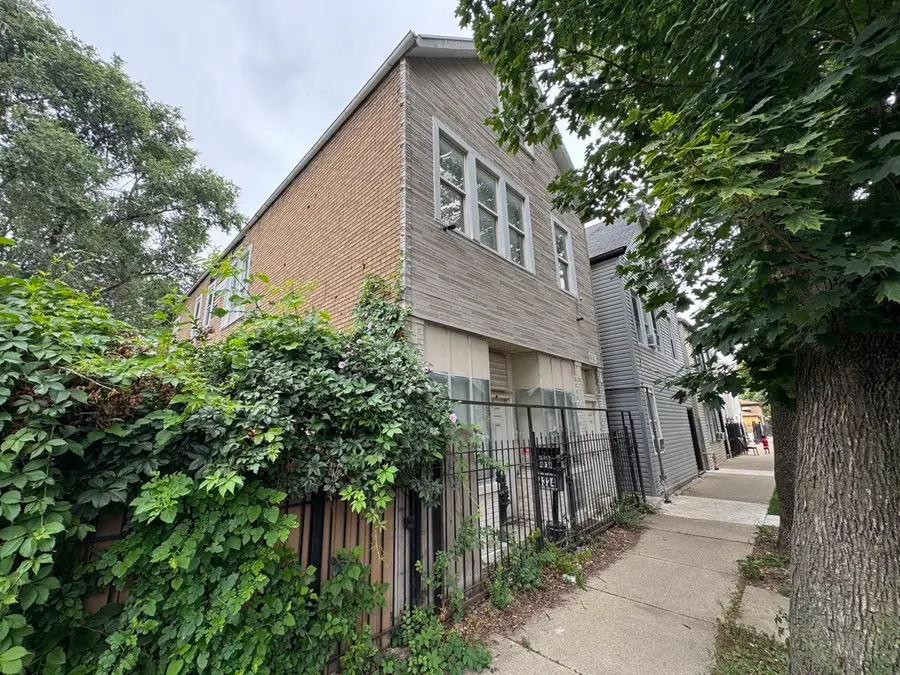 4324 S Hermitage Avenue, Chicago, IL 60609 - #3