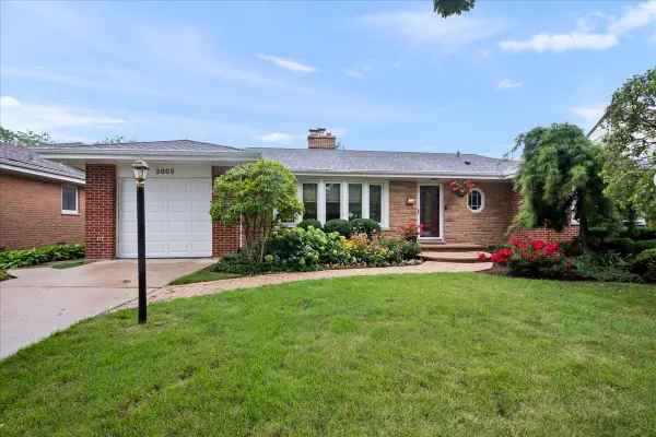 3805 W Jarlath Street, Lincolnwood, IL 60712