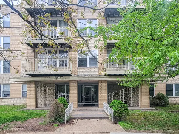 2501 W Touhy Avenue #203, Chicago, IL 60645