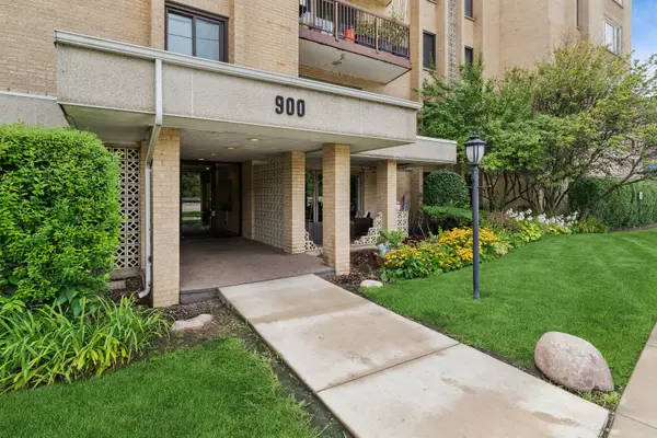 900 S River Road #4F, Des Plaines, IL 60016