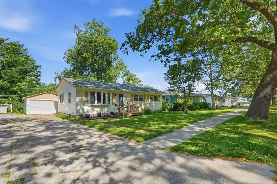 8112 7th Street W, Rock Island, IL 61201 - #2