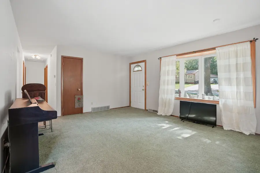 8112 7th Street W, Rock Island, IL 61201 - #3