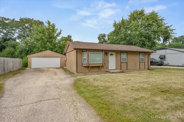 1106 Emerald Lane, Machesney Park, IL 61115
