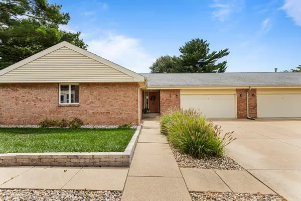 4 Fields E, Champaign, IL 61822