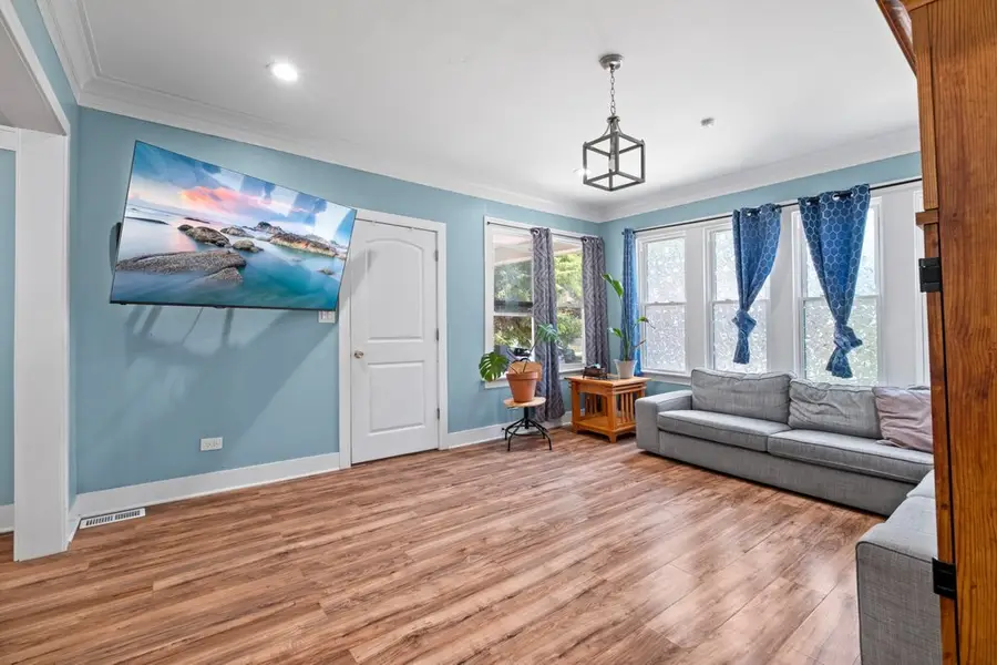10724 S Prairie Avenue, Chicago, IL 60628 - #2
