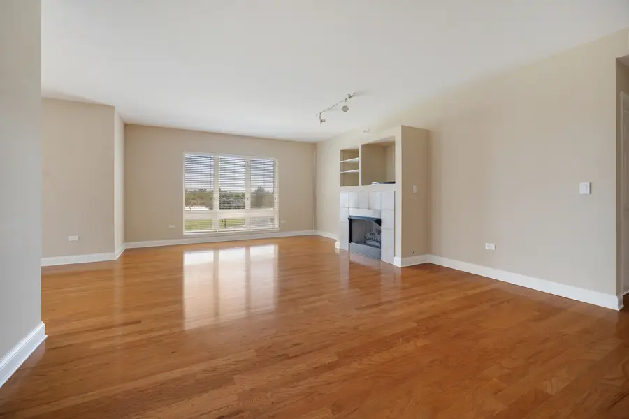 125 N Buffalo Grove Road #213, Buffalo Grove, IL 60089 - #3