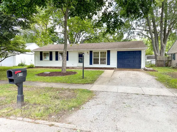 810 Fairoaks Drive, Champaign, IL 61821