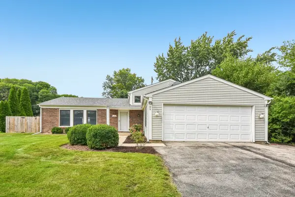 89 Foxcroft Road, Naperville, IL 60565