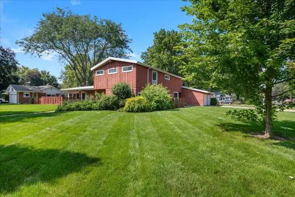 303 Central Avenue, Aurora, IL 60506