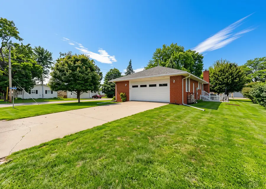 701 W Clark Street, Princeton, IL 61356 - #3