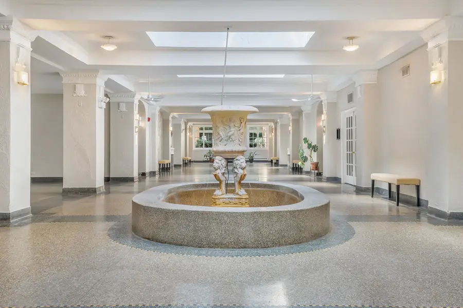 4240 N Clarendon Avenue #307N, Chicago, IL 60613 - #3