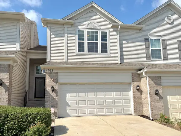 1563 Yellowstone Drive, Streamwood, IL 60107