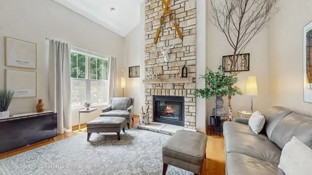 301 W Eagle Court, Waukegan, IL 60087 - #3