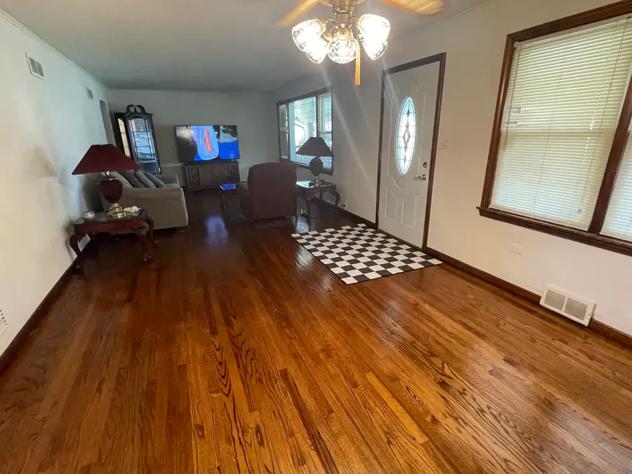 5620 W 83rd Street, Burbank, IL 60459 - #2