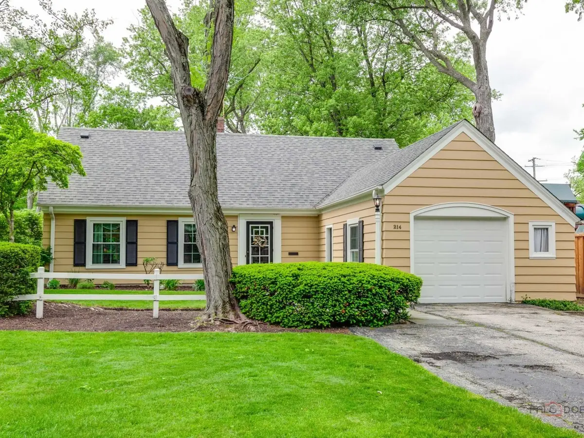 214 Washington Circle, Lake Forest, IL 60045 - #1