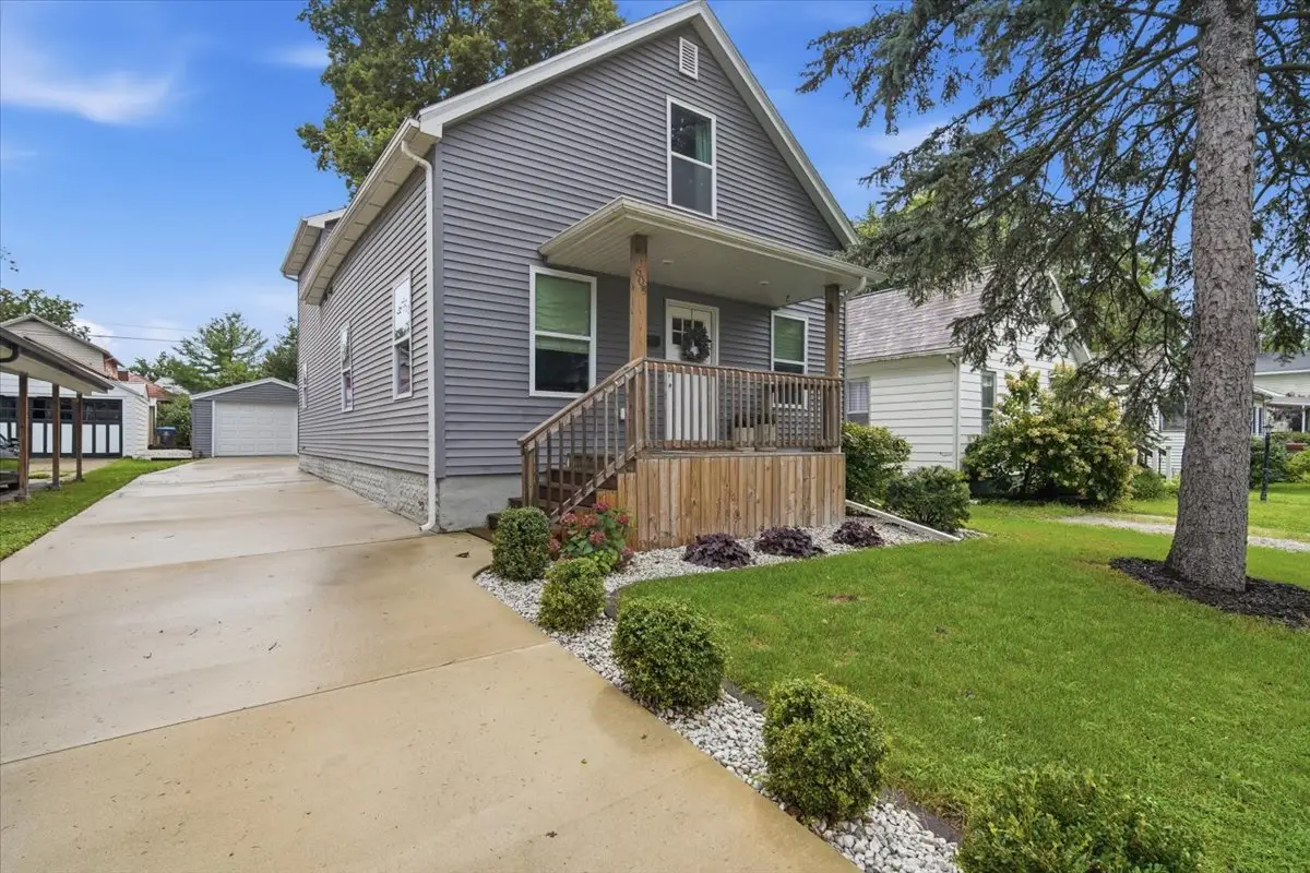 609 E Olive Street, Bloomington, IL 61701 - #1
