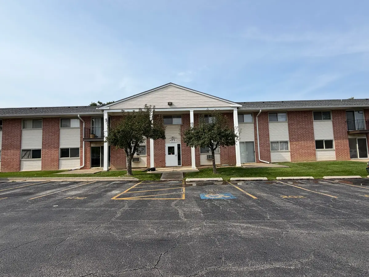 659 E Fullerton Avenue #210, Glendale Heights, IL 60139 - #1