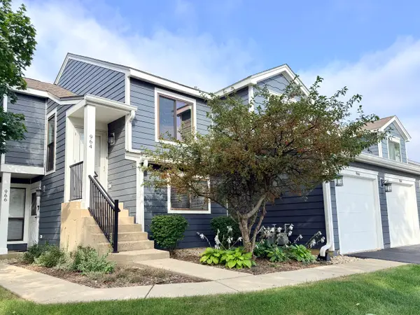 964 Brunswick Circle, Schaumburg, IL 60193
