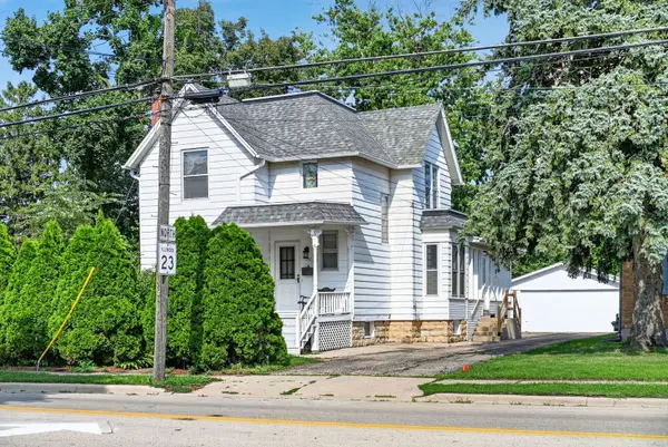 742 S 4th Street, DeKalb, IL 60115